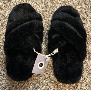 Serra Women's Black Fuzzy Slippers Size 9-10 NWOT